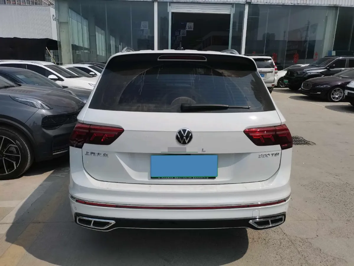 2024 Volkswagen Tiguan L 2.0T 186HP L4 7DCT,autocango,china used car exporter,china ev exporter,chinese used car exporter,chinese used ev exporter