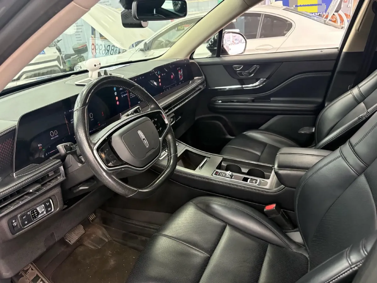 2023 Lincoln Corsair 2.0T 261HP L4 8AT,autocango,china used car exporter,china ev exporter,chinese used car exporter,chinese used ev exporter