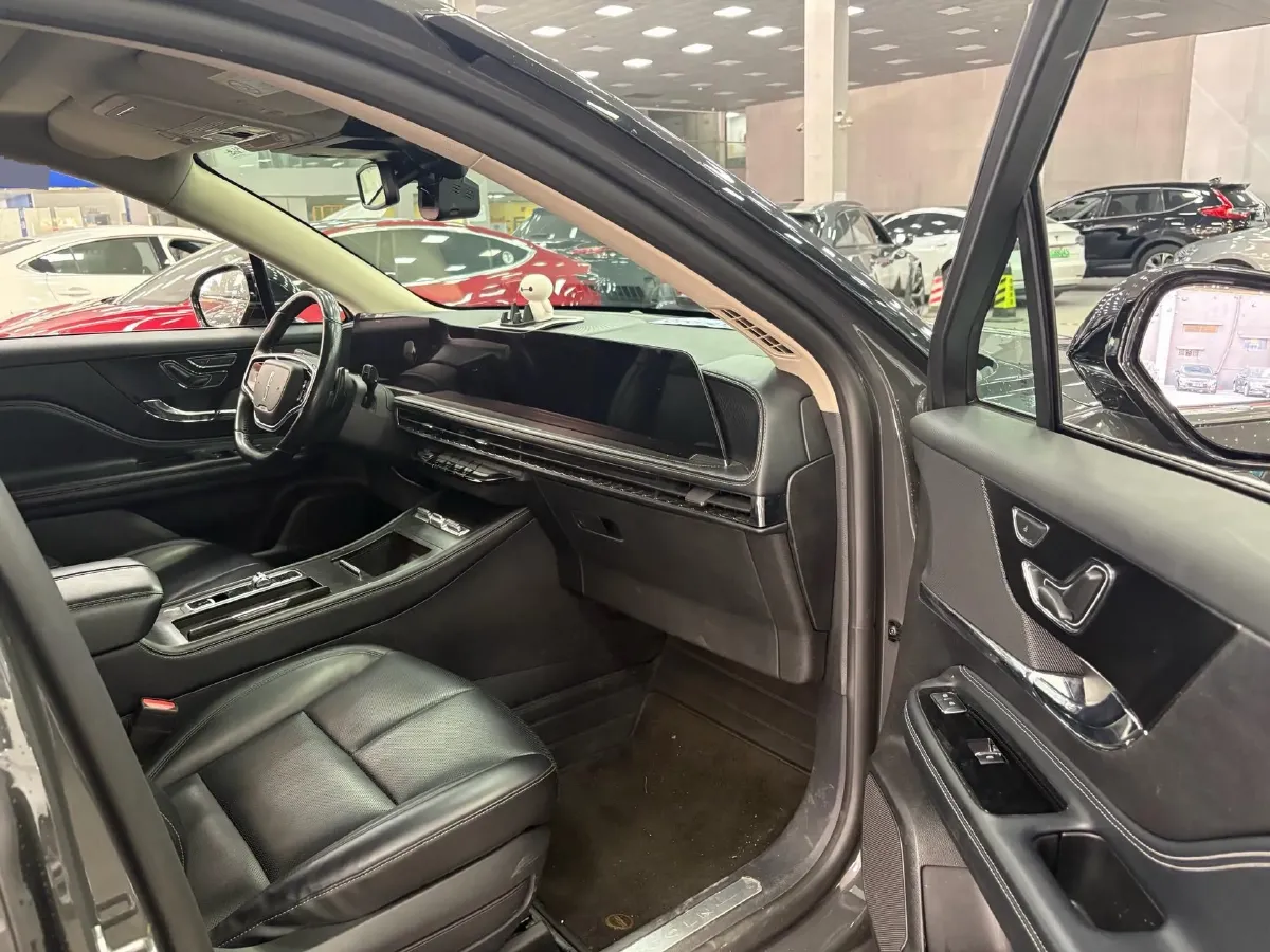 2023 Lincoln Corsair 2.0T 261HP L4 8AT,autocango,china used car exporter,china ev exporter,chinese used car exporter,chinese used ev exporter