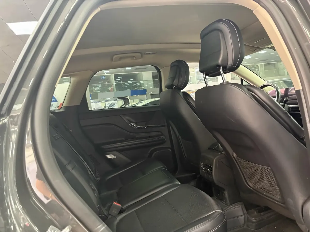 2023 Lincoln Corsair 2.0T 261HP L4 8AT,autocango,china used car exporter,china ev exporter,chinese used car exporter,chinese used ev exporter