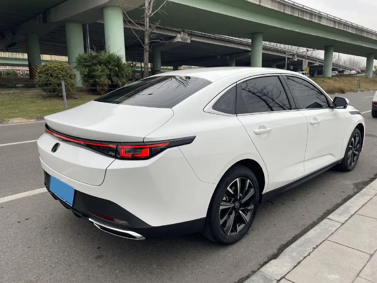 2025 ChangAn Eado 1.5T 192HP L4 7DCT,autocango,china used car exporter,china ev exporter,chinese used car exporter,chinese used ev exporter