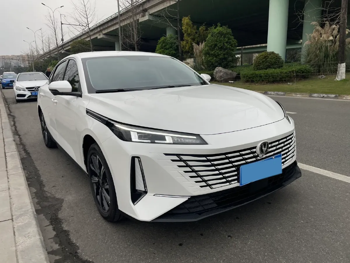 2025 ChangAn Eado 1.5T 192HP L4 7DCT,autocango,china used car exporter,china ev exporter,chinese used car exporter,chinese used ev exporter