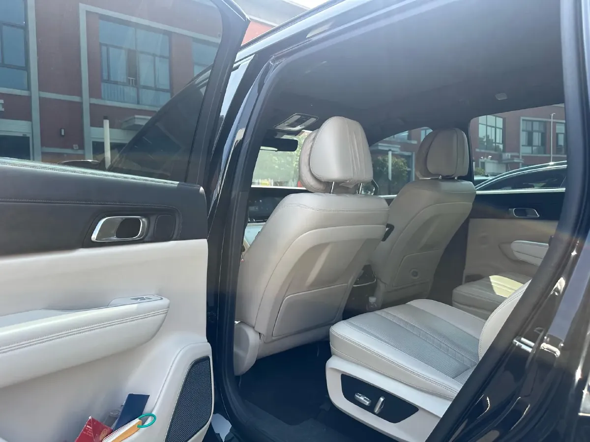 2020 Li ONE Range Extended 131HP REEV 40.5KWH,autocango,china used car exporter,china ev exporter,chinese used car exporter,chinese used ev exporter