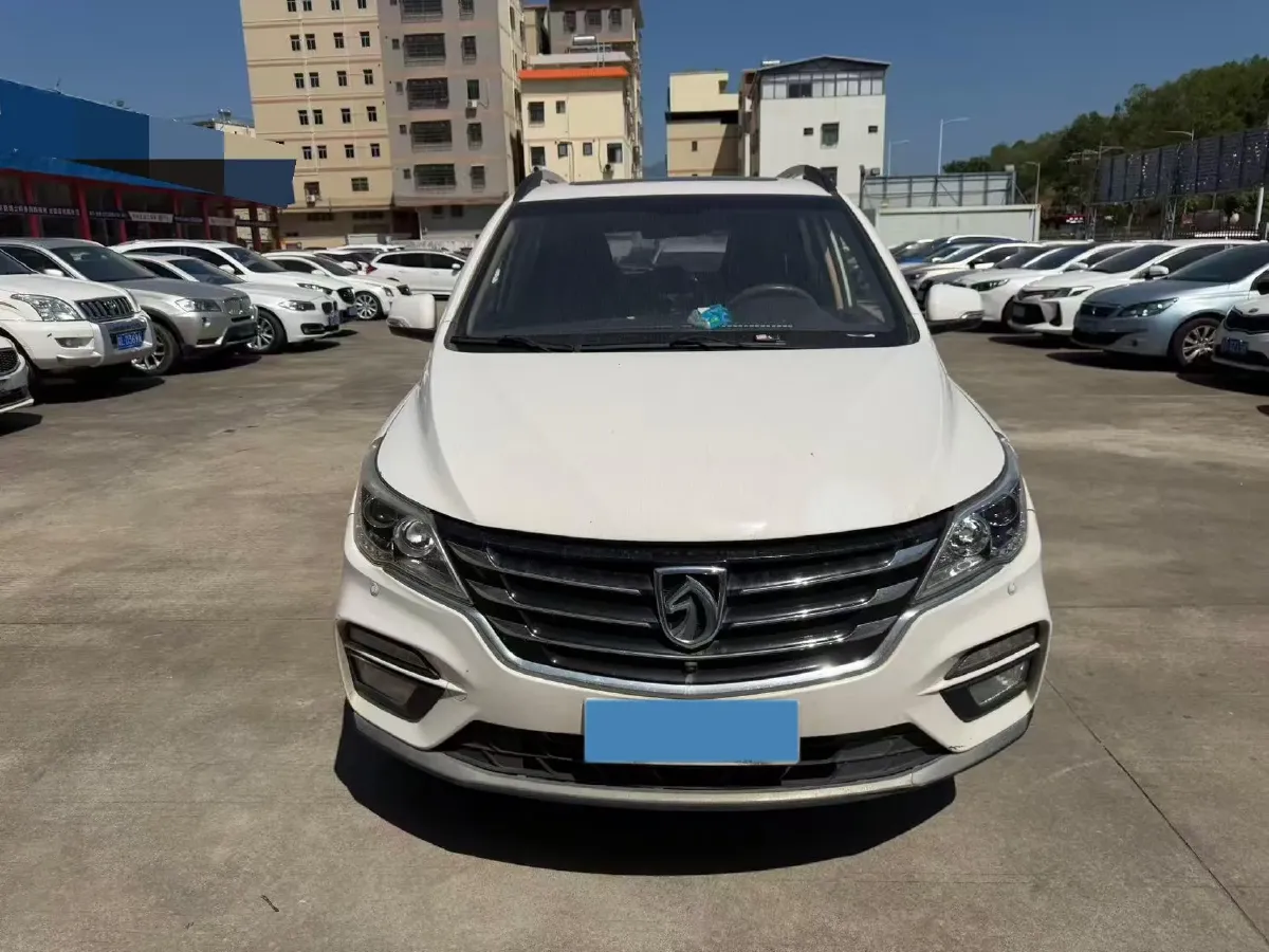 2017 BaoJun 560 1.8L 137HP L4 5AMT,autocango,china used car exporter,china ev exporter,chinese used car exporter,chinese used ev exporter