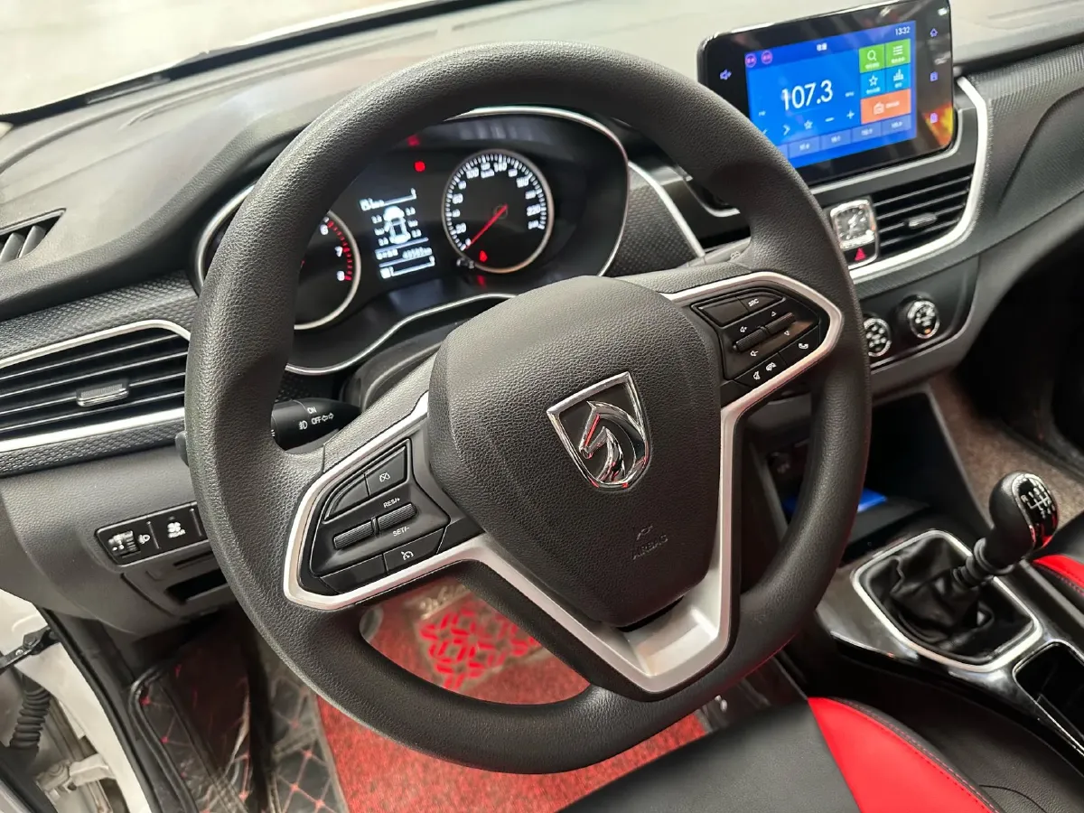 2019 BaoJun 730 1.5L 105HP L4 6MT,autocango,china used car exporter,china ev exporter,chinese used car exporter,chinese used ev exporter