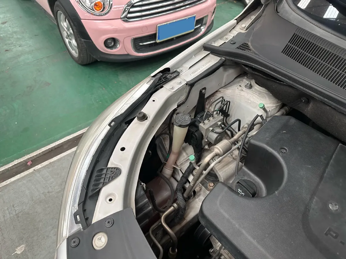 2019 BaoJun 730 1.5L 105HP L4 6MT,autocango,china used car exporter,china ev exporter,chinese used car exporter,chinese used ev exporter