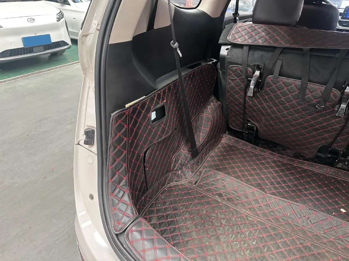 2019 BaoJun 730 1.5L 105HP L4 6MT,autocango,china used car exporter,china ev exporter,chinese used car exporter,chinese used ev exporter