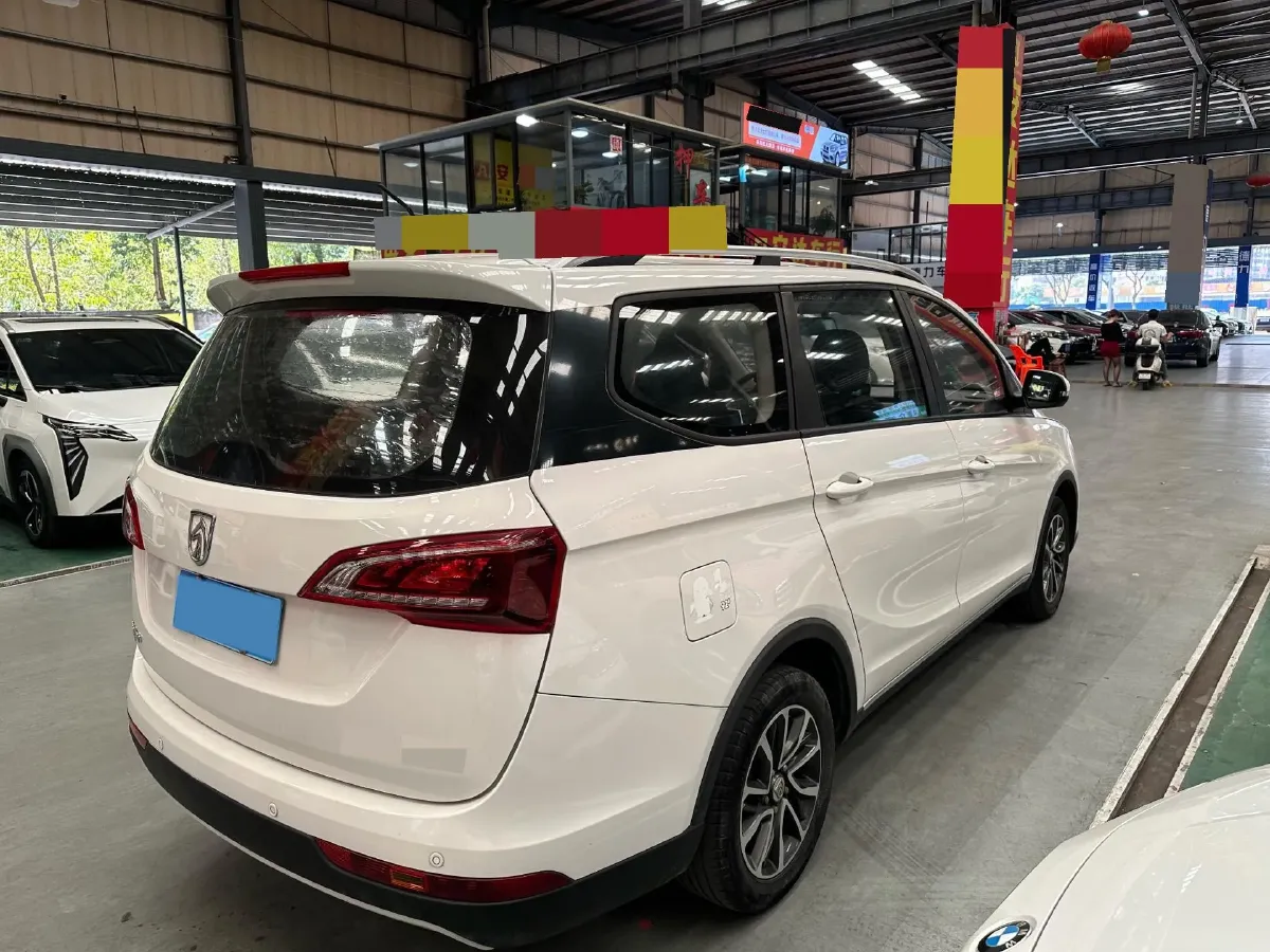 2019 BaoJun 730 1.5L 105HP L4 6MT,autocango,china used car exporter,china ev exporter,chinese used car exporter,chinese used ev exporter