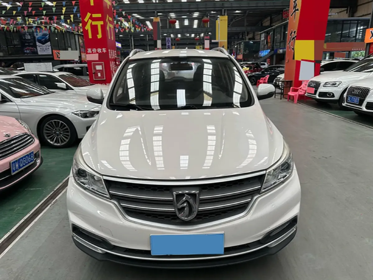 2019 BaoJun 730 1.5L 105HP L4 6MT,autocango,china used car exporter,china ev exporter,chinese used car exporter,chinese used ev exporter