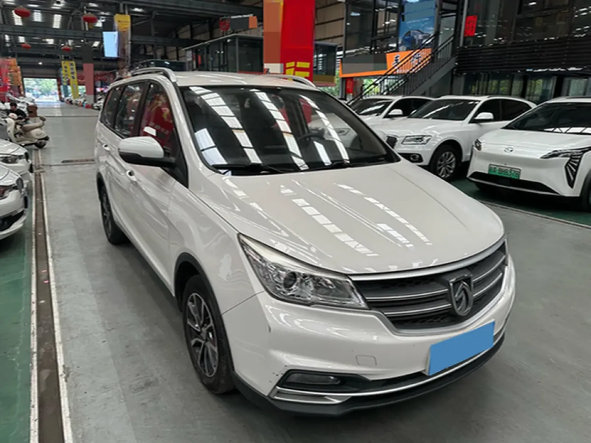 2019 BaoJun 730 1.5L 105HP L4 6MT,autocango,china used car exporter,china ev exporter,chinese used car exporter,chinese used ev exporter