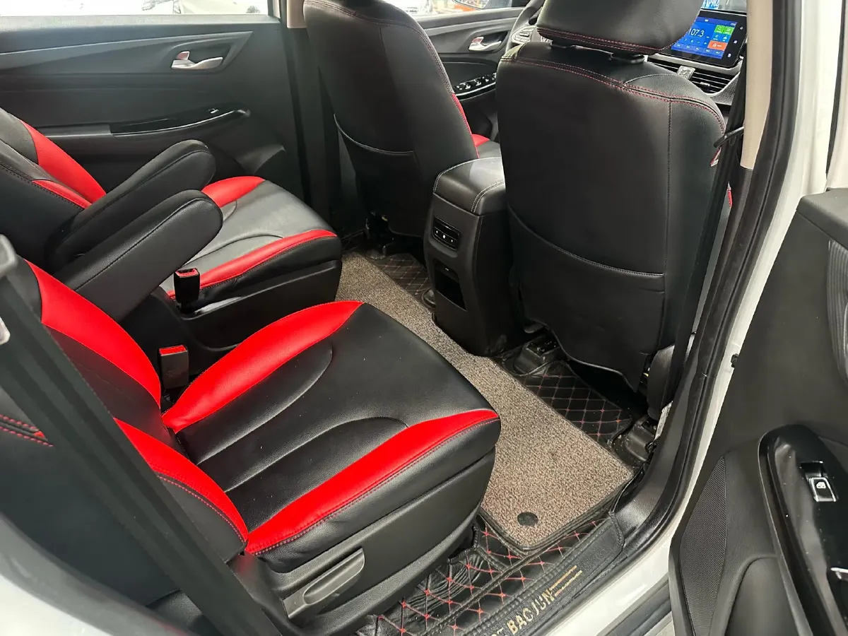 2019 BaoJun 730 1.5L 105HP L4 6MT,autocango,china used car exporter,china ev exporter,chinese used car exporter,chinese used ev exporter