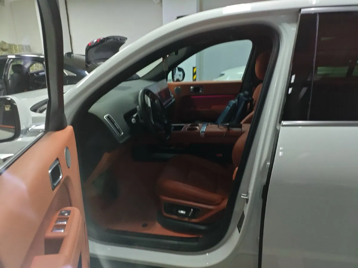 2024 Li L8 Range Extended 154HP REEV 42.8KWH,autocango,china used car exporter,china ev exporter,chinese used car exporter,chinese used ev exporter