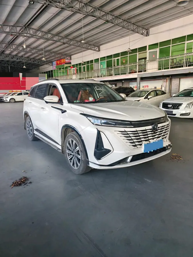 2023 ChangAn CS75 Plus 1.5T 188HP L4 8AT,autocango,china used car exporter,china ev exporter,chinese used car exporter,chinese used ev exporter