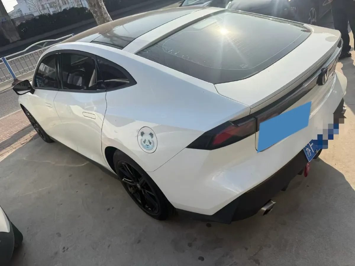 2022 ChangAn UNI-V 1.5T 188HP L4 7DCT,autocango,china used car exporter,china ev exporter,chinese used car exporter,chinese used ev exporter