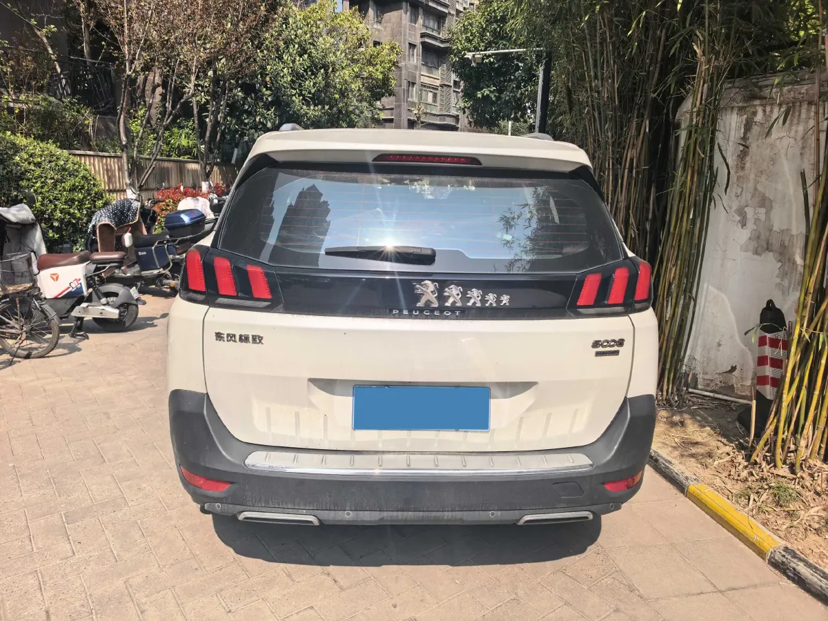 2019 Peugeot 5008 1.8T 204HP L4 6AT,autocango,china used car exporter,china ev exporter,chinese used car exporter,chinese used ev exporter