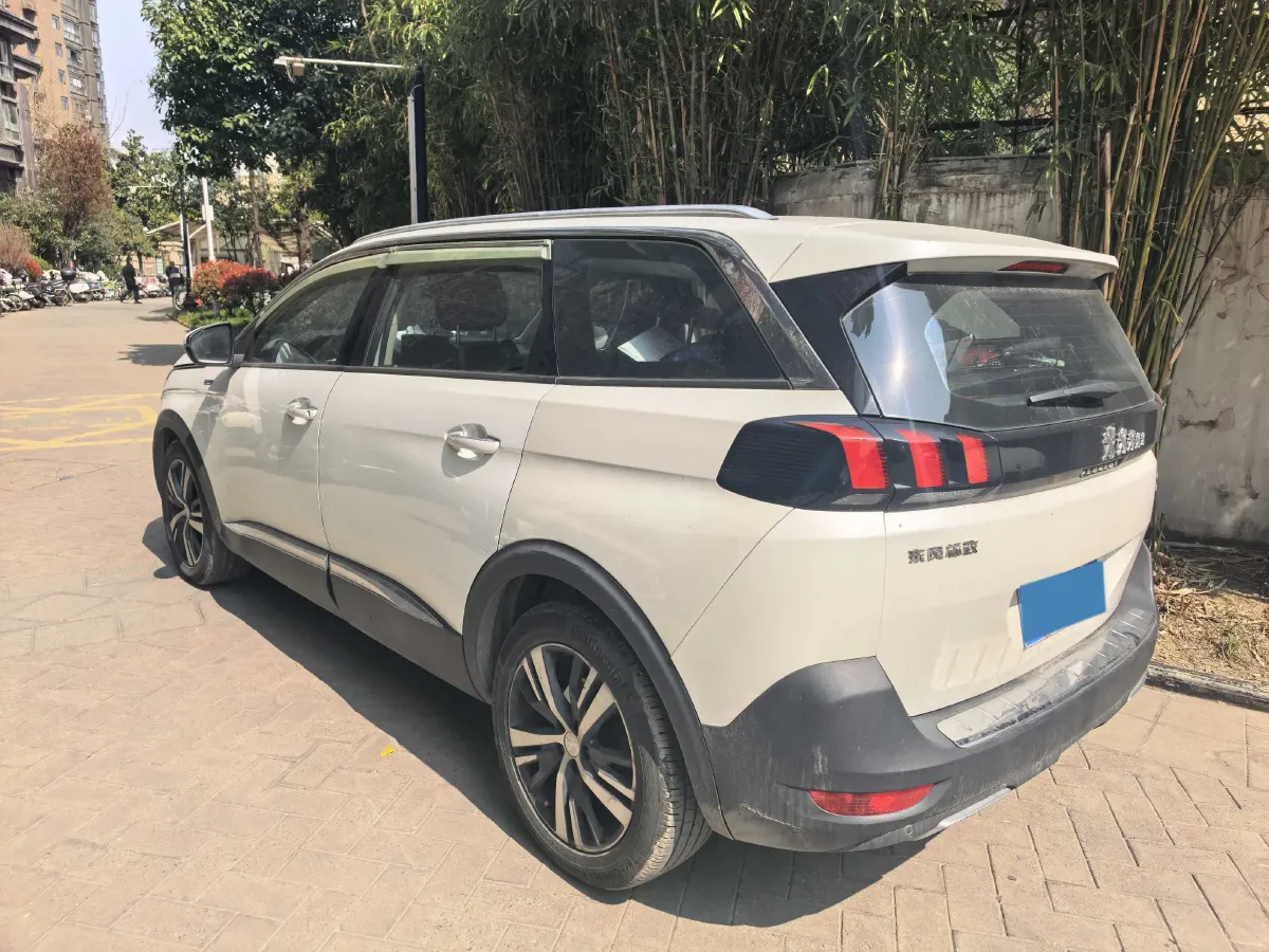 2019 Peugeot 5008 1.8T 204HP L4 6AT,autocango,china used car exporter,china ev exporter,chinese used car exporter,chinese used ev exporter