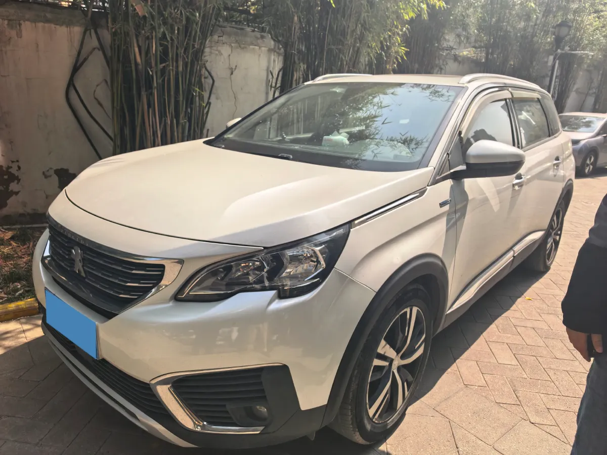 2019 Peugeot 5008 1.8T 204HP L4 6AT,autocango,china used car exporter,china ev exporter,chinese used car exporter,chinese used ev exporter