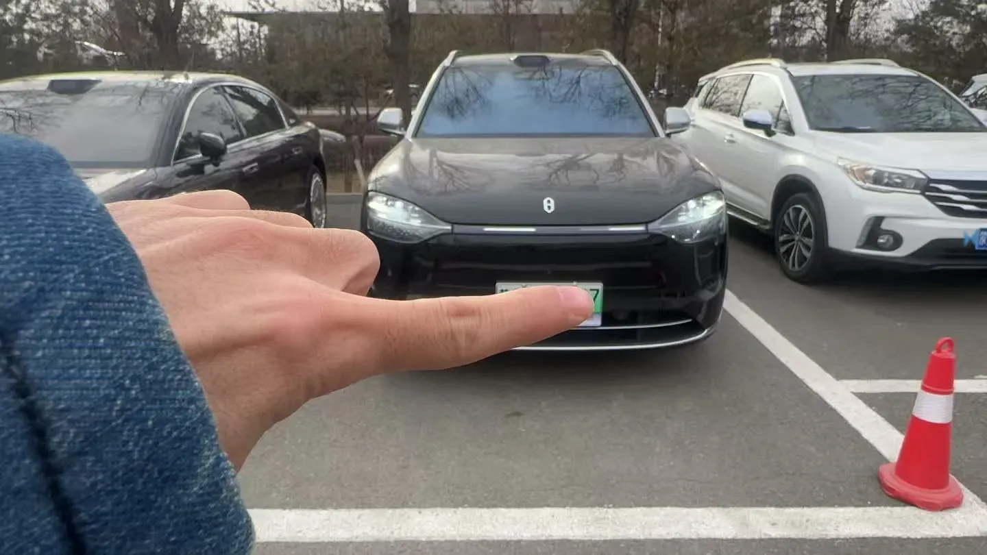 2024 AITO AITO M9 1.5T 152HP L4 REEV 42KWH,autocango,china used car exporter,china ev exporter,chinese used car exporter,chinese used ev exporter