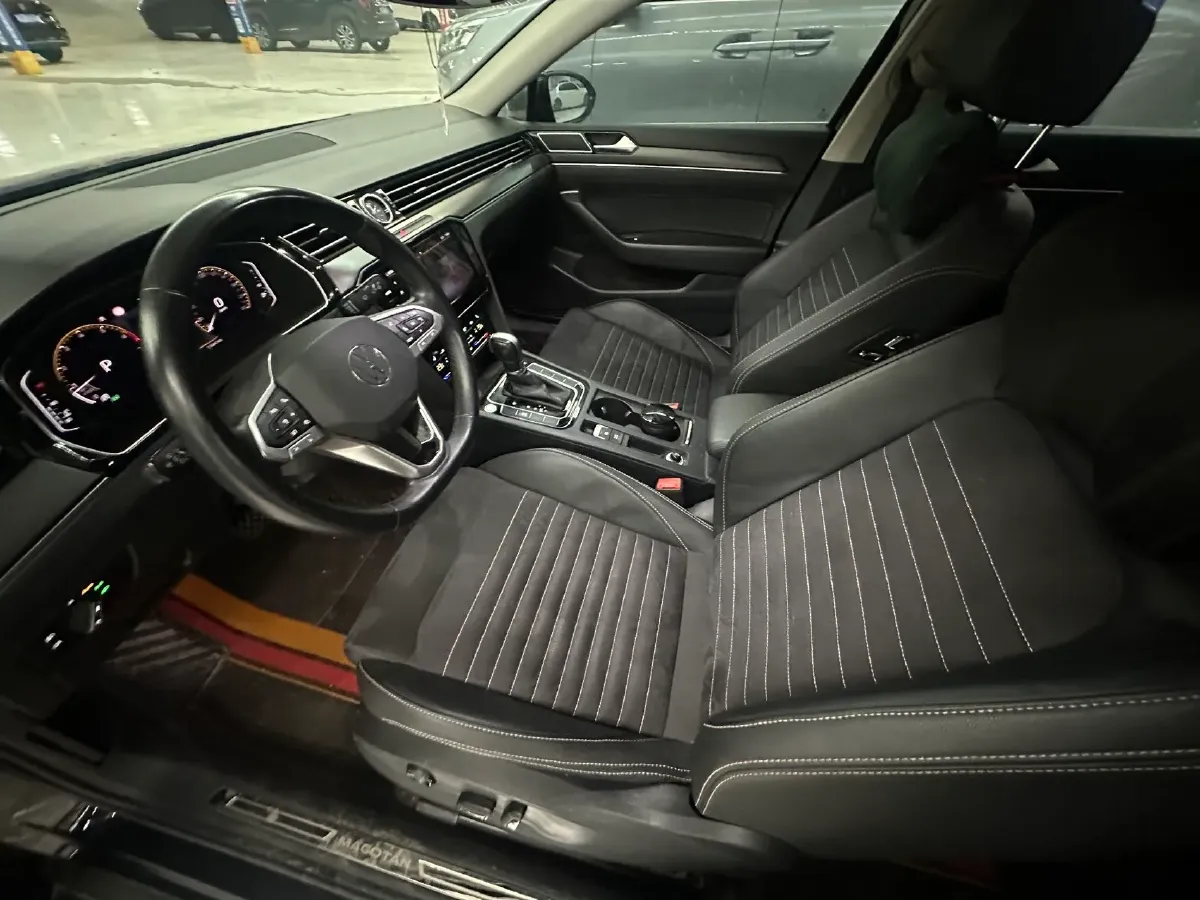 2020 Volkswagen Magotan 2.0T 220HP L4 7DCT,autocango,china used car exporter,china ev exporter,chinese used car exporter,chinese used ev exporter
