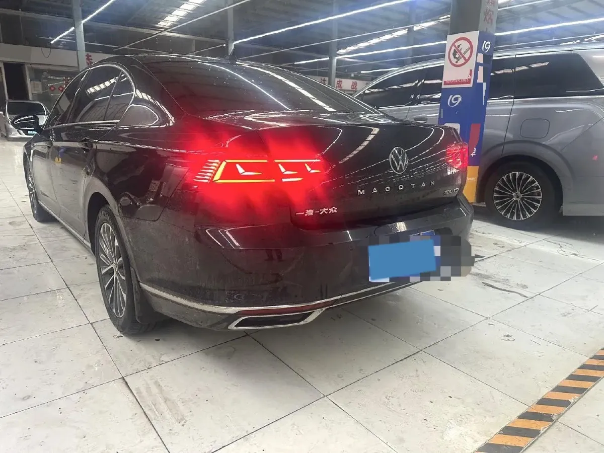 2020 Volkswagen Magotan 2.0T 220HP L4 7DCT,autocango,china used car exporter,china ev exporter,chinese used car exporter,chinese used ev exporter