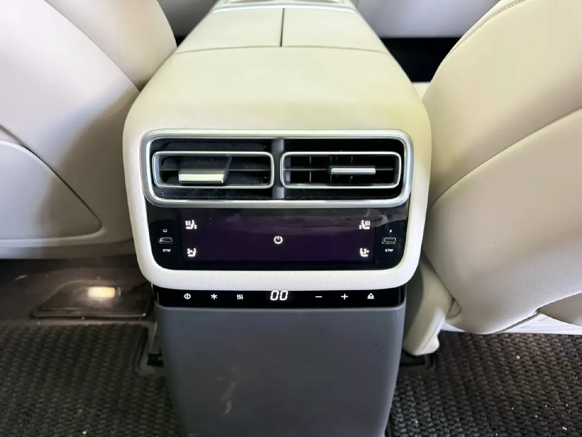 2025 Li L7 Range Extended 154HP REEV,autocango,china used car exporter,china ev exporter,chinese used car exporter,chinese used ev exporter