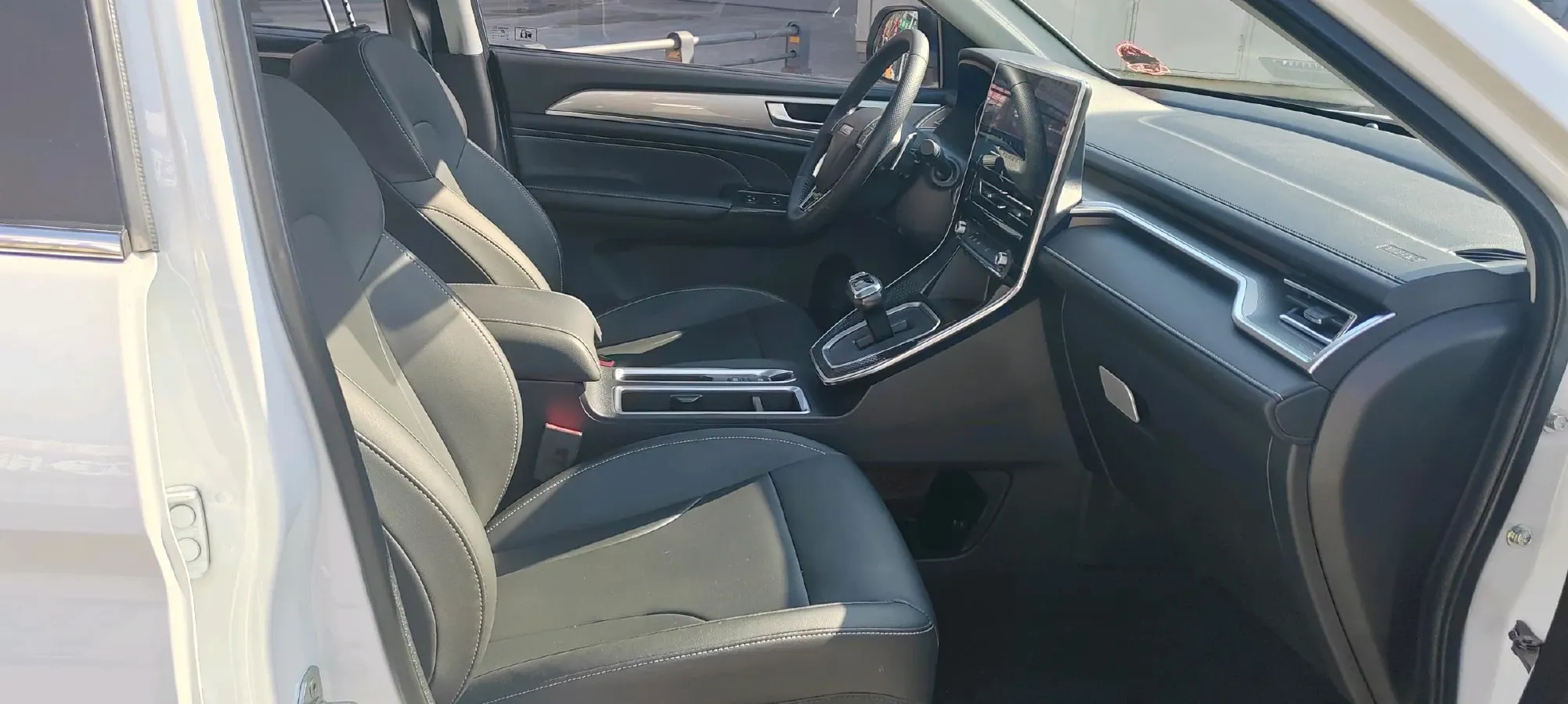 2021 Haval M6 1.5T 150HP L4 7DCT,autocango,china used car exporter,china ev exporter,chinese used car exporter,chinese used ev exporter