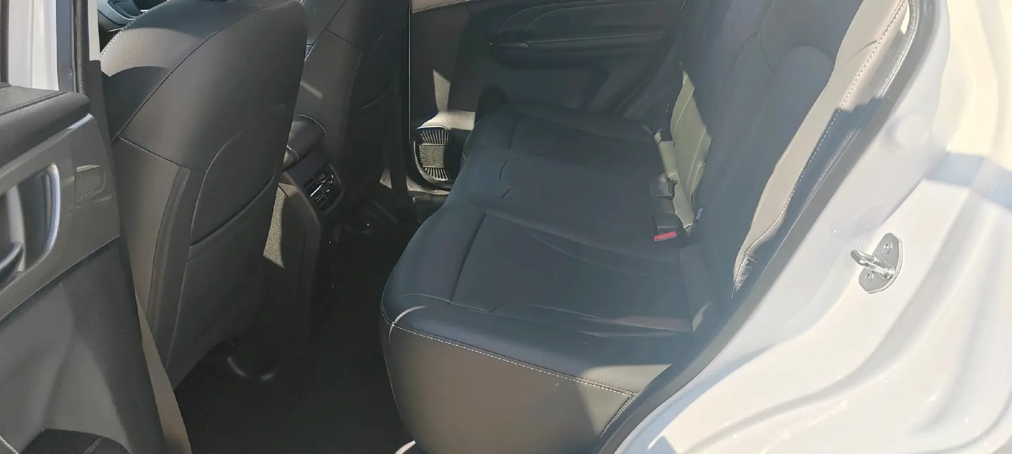 2021 Haval M6 1.5T 150HP L4 7DCT,autocango,china used car exporter,china ev exporter,chinese used car exporter,chinese used ev exporter