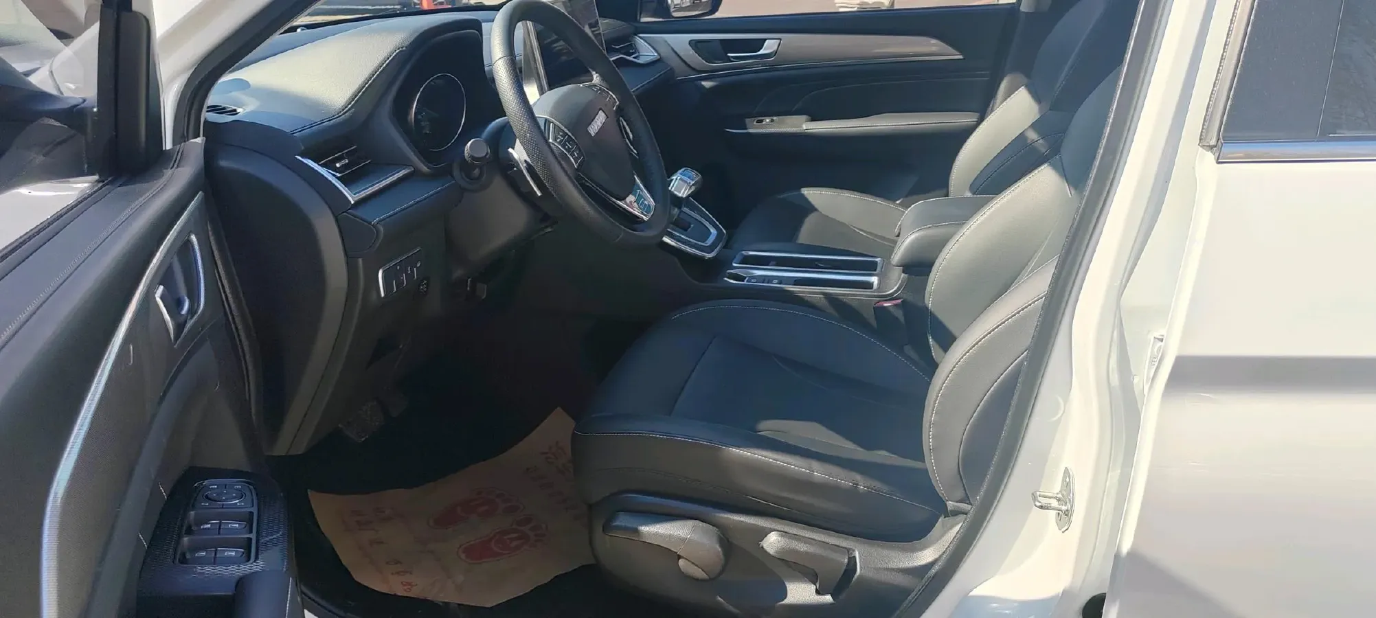 2021 Haval M6 1.5T 150HP L4 7DCT,autocango,china used car exporter,china ev exporter,chinese used car exporter,chinese used ev exporter