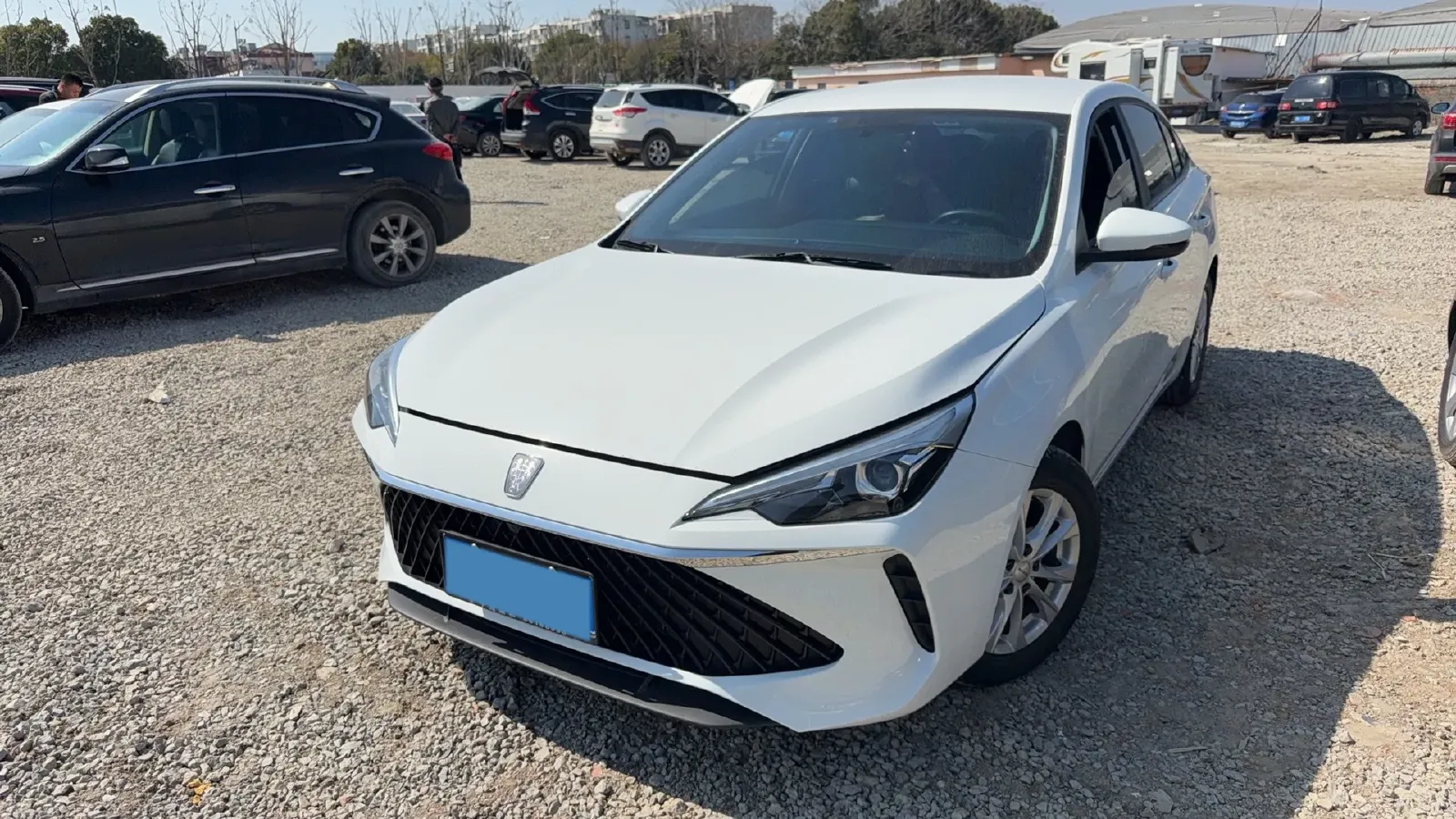 2023 Roewe i5 1.5L 129HP L4 5MT,autocango,china used car exporter,china ev exporter,chinese used car exporter,chinese used ev exporter