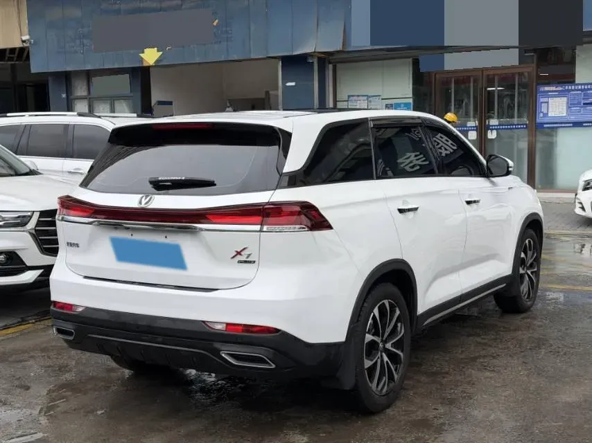 2024 ChangAn X7 PLUS 1.5T 188HP L4 7DCT,autocango,china used car exporter,china ev exporter,chinese used car exporter,chinese used ev exporter