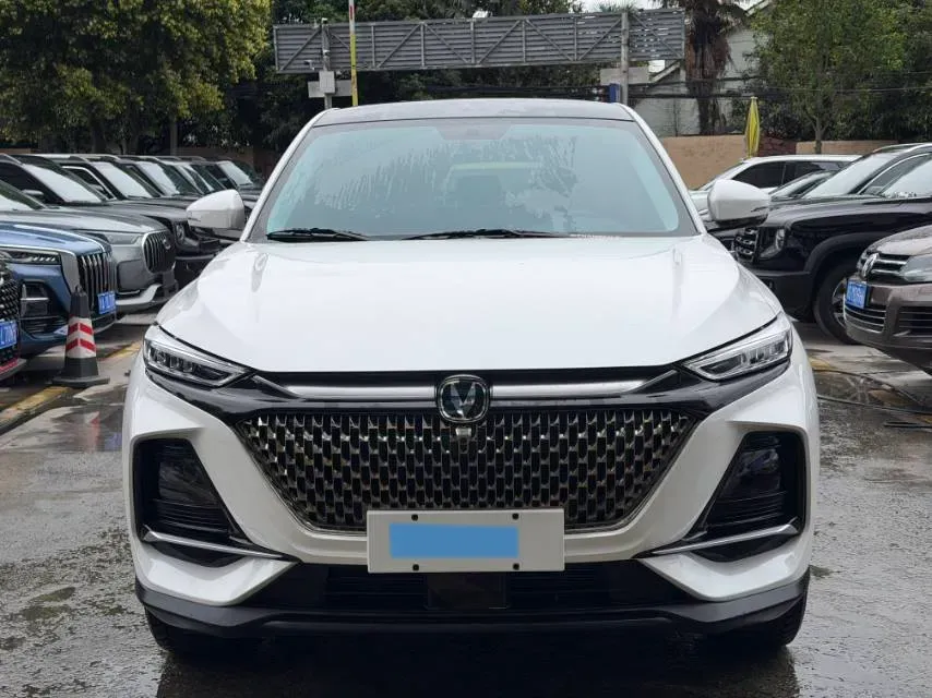 2024 ChangAn X7 PLUS 1.5T 188HP L4 7DCT,autocango,china used car exporter,china ev exporter,chinese used car exporter,chinese used ev exporter