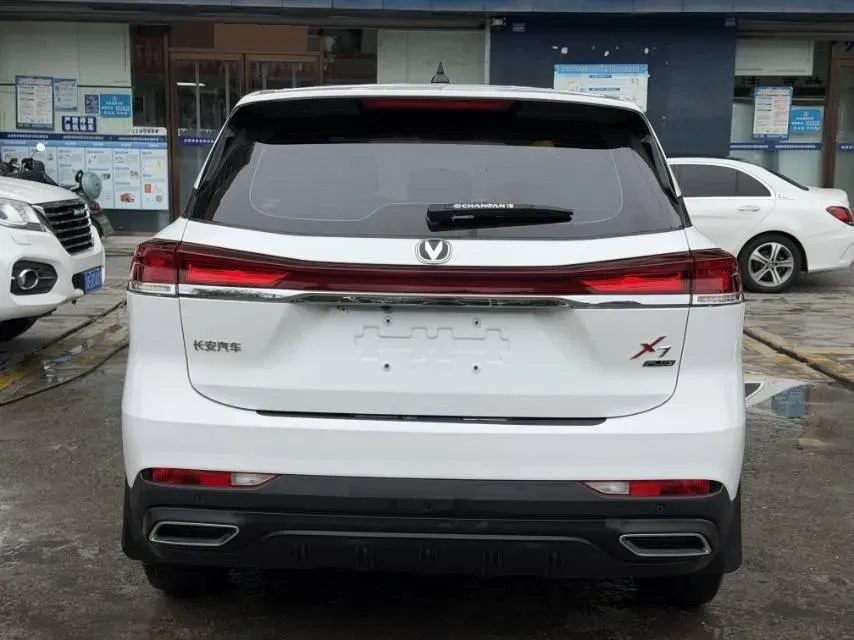 2024 ChangAn X7 PLUS 1.5T 188HP L4 7DCT,autocango,china used car exporter,china ev exporter,chinese used car exporter,chinese used ev exporter