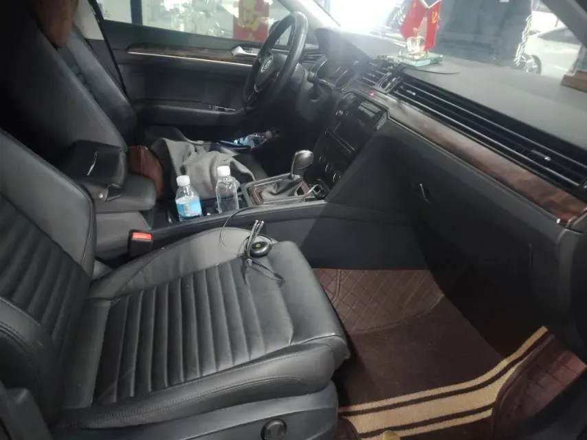 2019 Volkswagen Magotan 2.0T 186HP L4 7DCT,autocango,china used car exporter,china ev exporter,chinese used car exporter,chinese used ev exporter