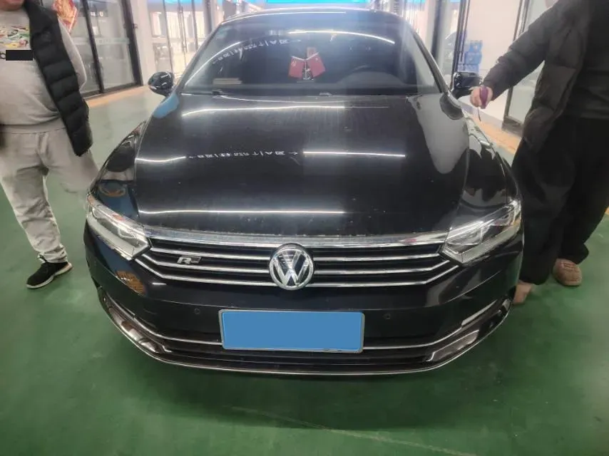 2019 Volkswagen Magotan 2.0T 186HP L4 7DCT,autocango,china used car exporter,china ev exporter,chinese used car exporter,chinese used ev exporter
