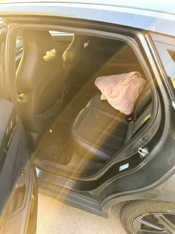 2022 ChangAn UNI-V 1.5T 188HP L4 7DCT,autocango,china used car exporter,china ev exporter,chinese used car exporter,chinese used ev exporter