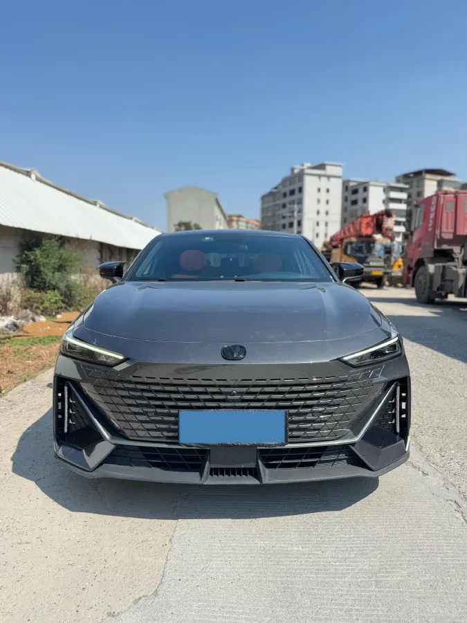 2022 ChangAn UNI-V 1.5T 188HP L4 7DCT,autocango,china used car exporter,china ev exporter,chinese used car exporter,chinese used ev exporter