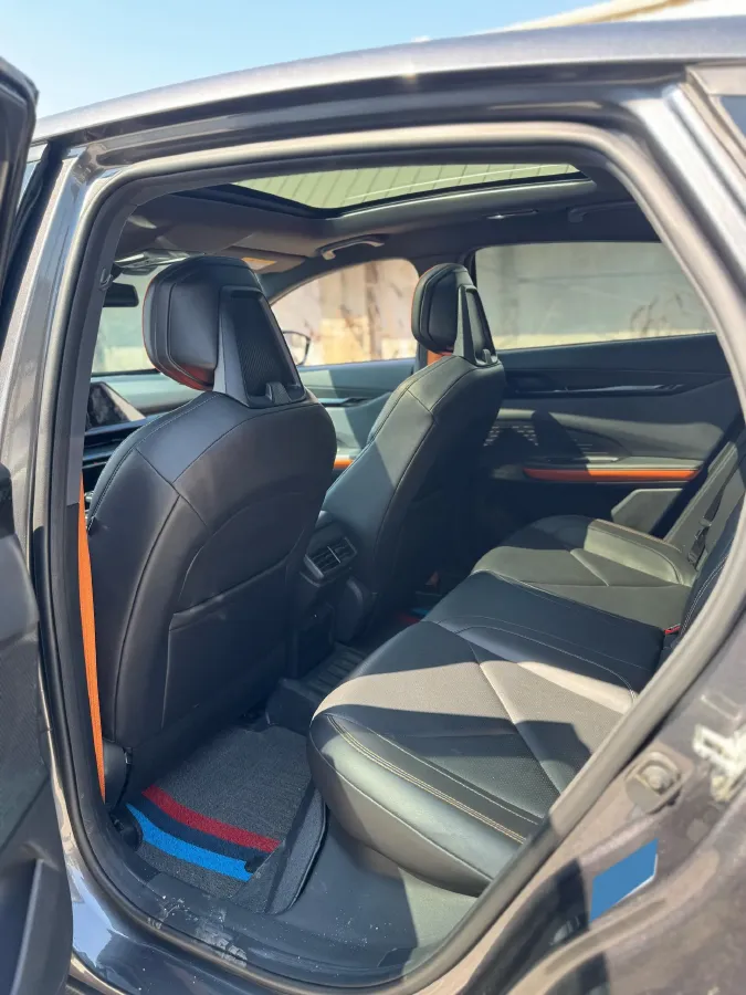 2022 ChangAn UNI-V 1.5T 188HP L4 7DCT,autocango,china used car exporter,china ev exporter,chinese used car exporter,chinese used ev exporter