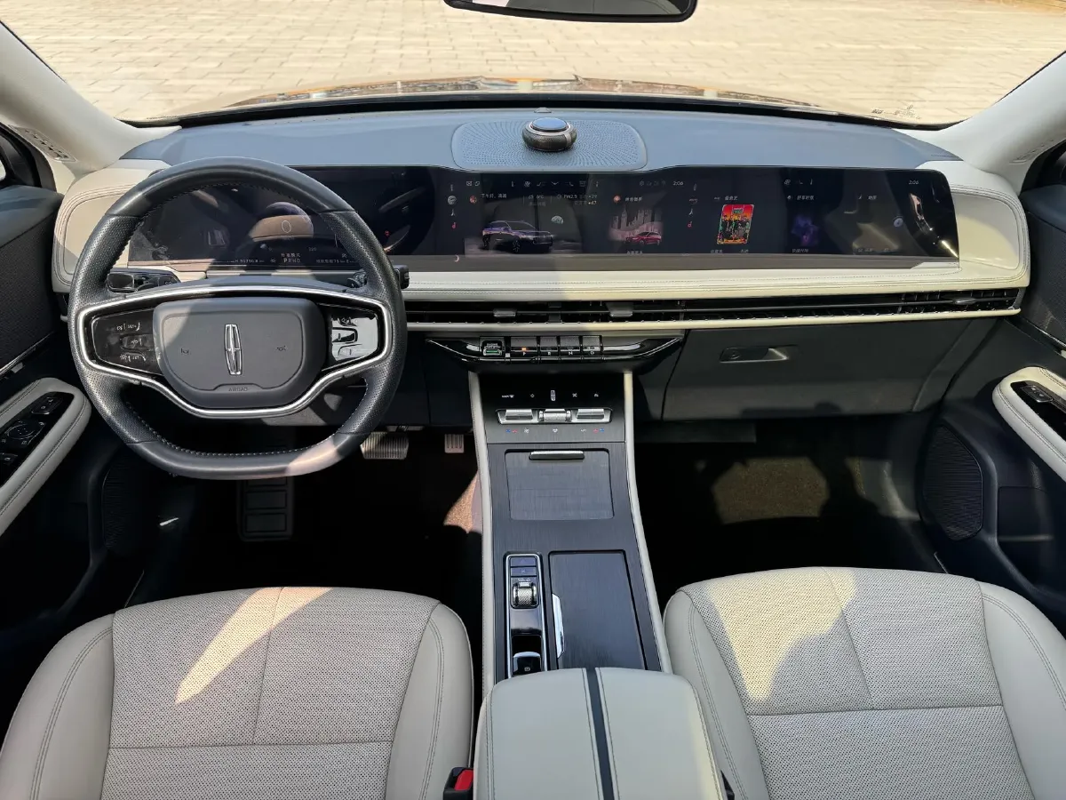 2023 Lincoln Corsair 2.0T 261HP L4 8AT,autocango,china used car exporter,china ev exporter,chinese used car exporter,chinese used ev exporter