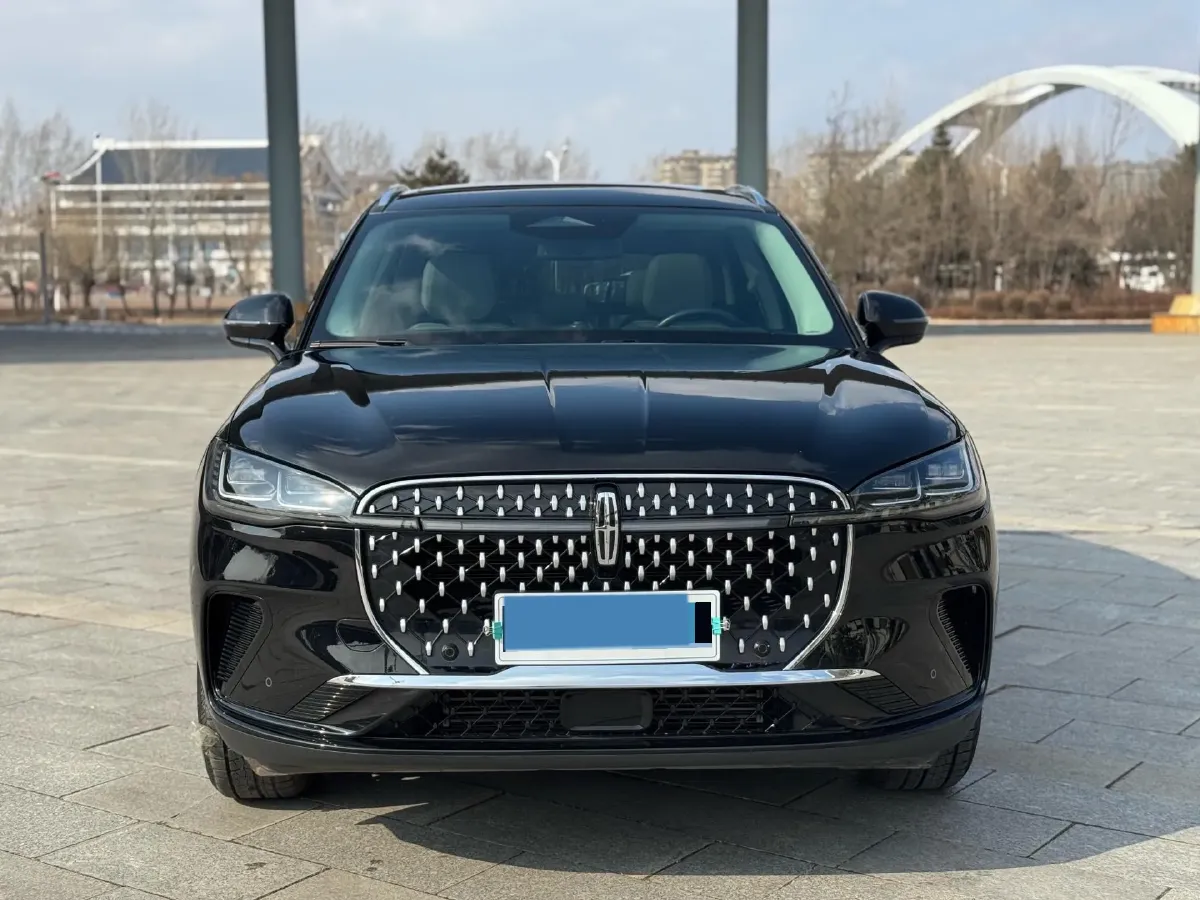 2023 Lincoln Corsair 2.0T 261HP L4 8AT,autocango,china used car exporter,china ev exporter,chinese used car exporter,chinese used ev exporter