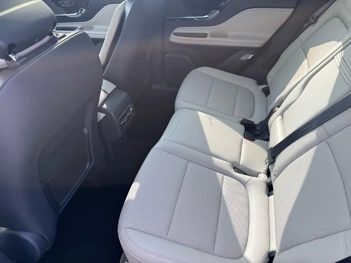 2023 Lincoln Corsair 2.0T 261HP L4 8AT,autocango,china used car exporter,china ev exporter,chinese used car exporter,chinese used ev exporter