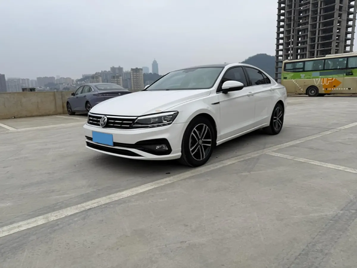 2021 Volkswagen T-Roc 1.4T 150HP L4 7DCT,autocango,china used car exporter,china ev exporter,chinese used car exporter,chinese used ev exporter