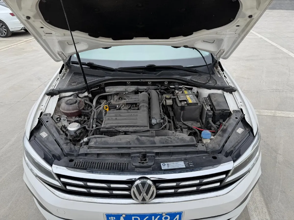 2021 Volkswagen T-Roc 1.4T 150HP L4 7DCT,autocango,china used car exporter,china ev exporter,chinese used car exporter,chinese used ev exporter