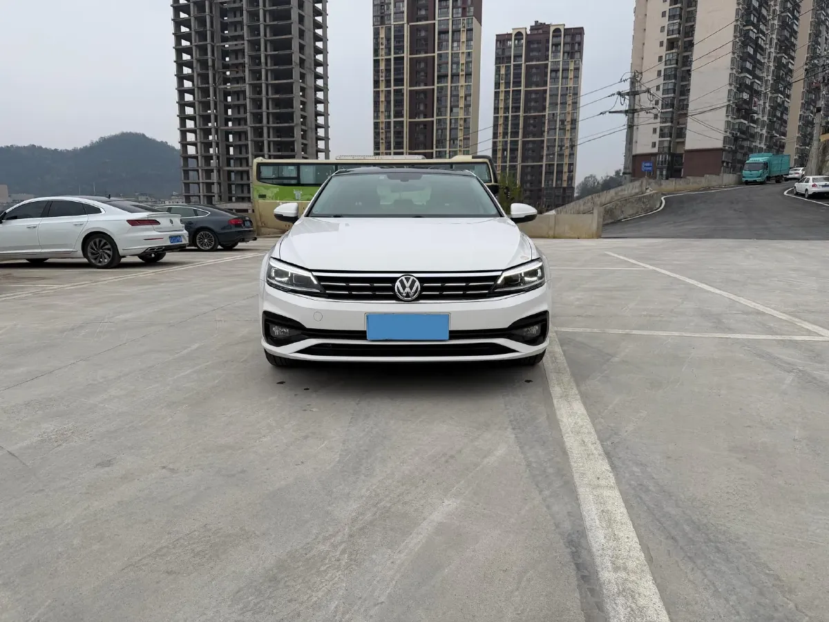 2021 Volkswagen T-Roc 1.4T 150HP L4 7DCT,autocango,china used car exporter,china ev exporter,chinese used car exporter,chinese used ev exporter