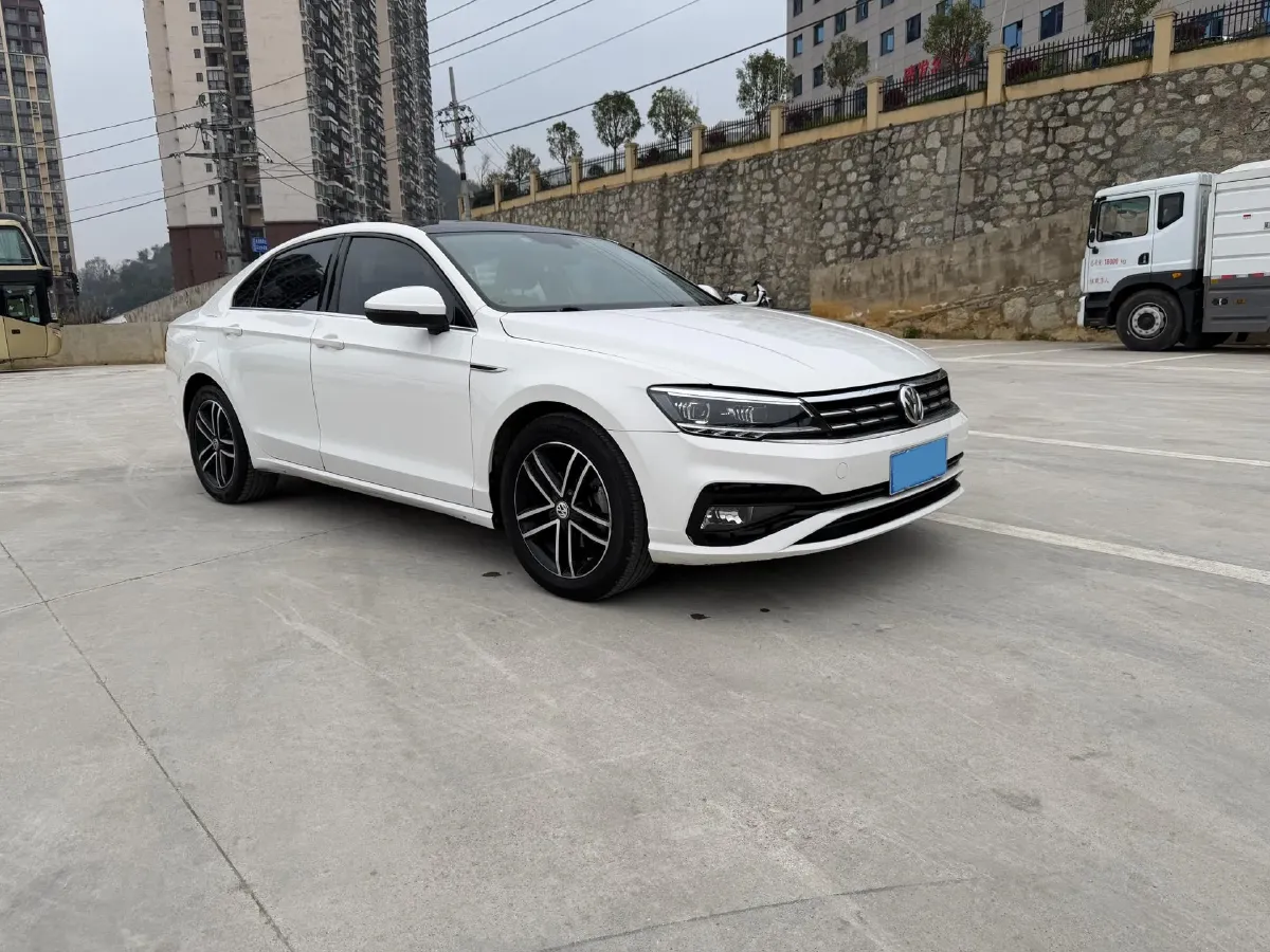 2021 Volkswagen T-Roc 1.4T 150HP L4 7DCT,autocango,china used car exporter,china ev exporter,chinese used car exporter,chinese used ev exporter