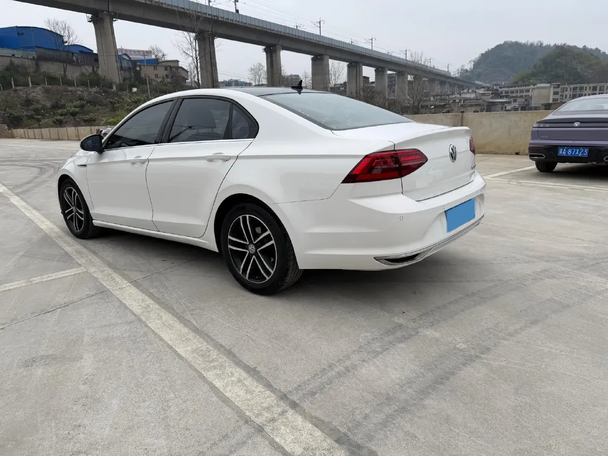 2021 Volkswagen T-Roc 1.4T 150HP L4 7DCT,autocango,china used car exporter,china ev exporter,chinese used car exporter,chinese used ev exporter