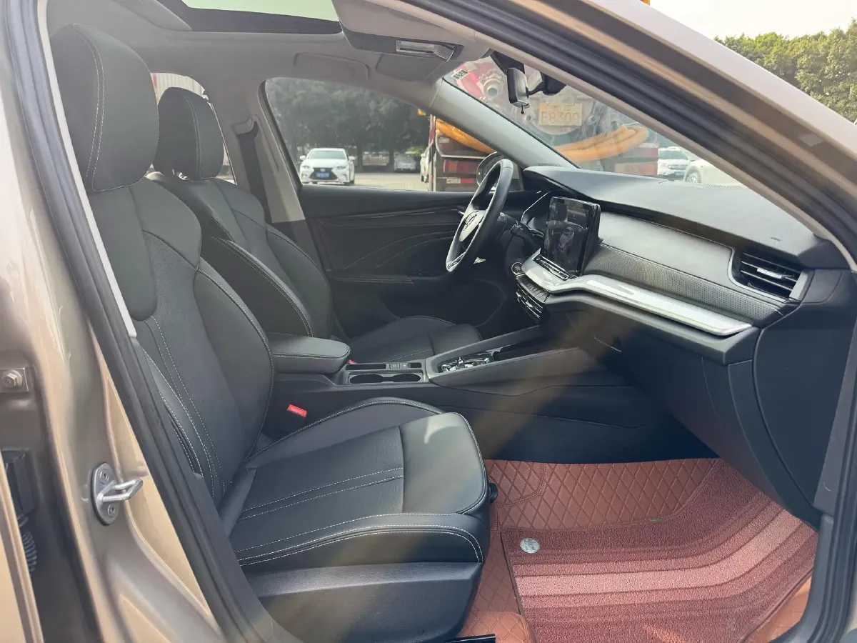 2022 Skoda Octavia 1.4T 150HP L4 7DCT,autocango,china used car exporter,china ev exporter,chinese used car exporter,chinese used ev exporter