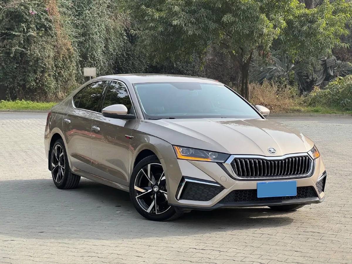 2022 Skoda Octavia 1.4T 150HP L4 7DCT,autocango,china used car exporter,china ev exporter,chinese used car exporter,chinese used ev exporter