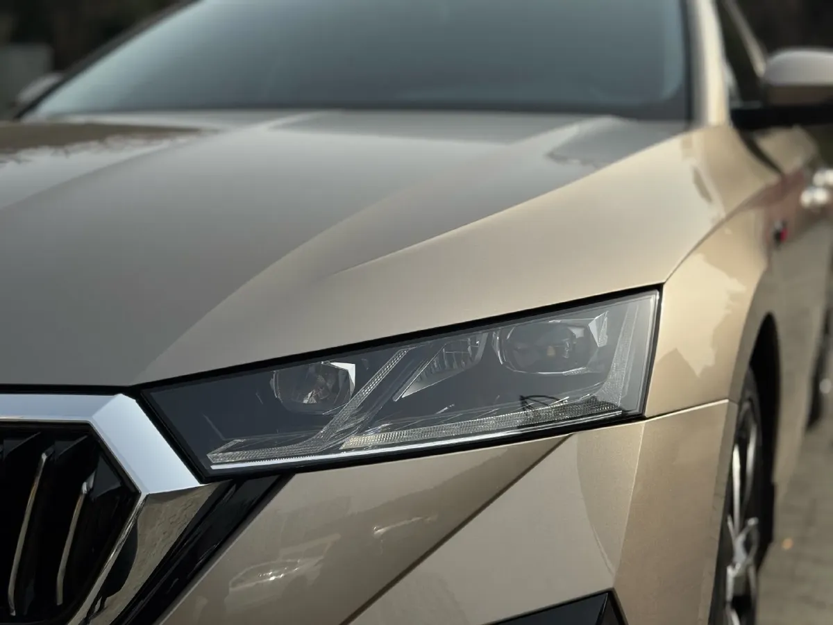 2022 Skoda Octavia 1.4T 150HP L4 7DCT,autocango,china used car exporter,china ev exporter,chinese used car exporter,chinese used ev exporter