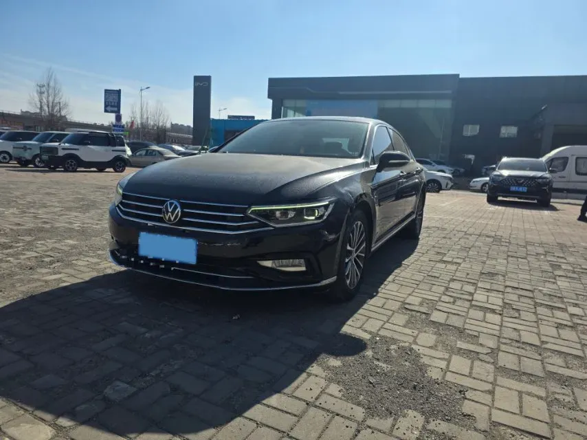 2020 Volkswagen Magotan 2.0T 186HP L4 7DCT,autocango,china used car exporter,china ev exporter,chinese used car exporter,chinese used ev exporter