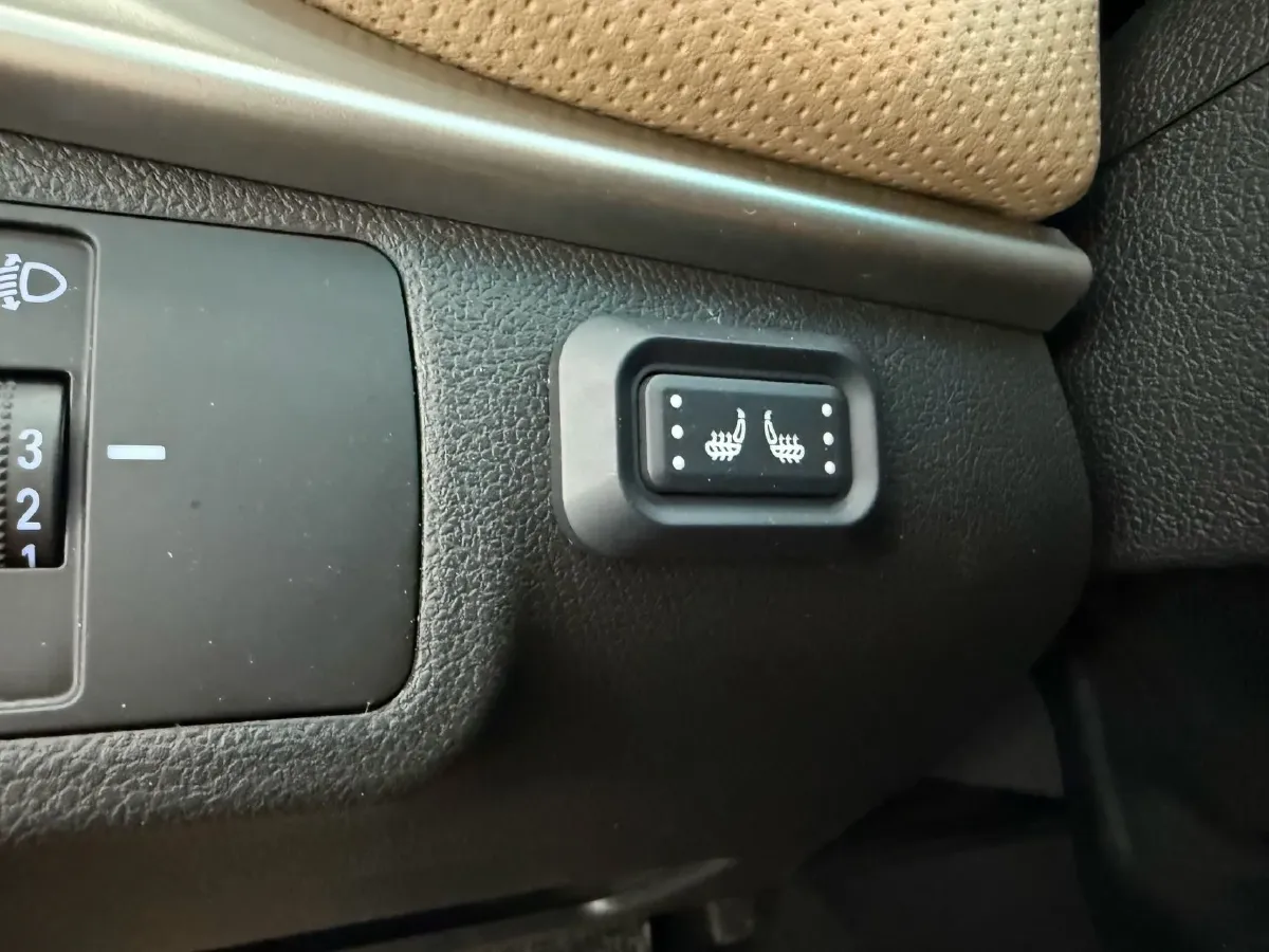 2023 Chevrolet Monza 1.5L 113HP L4 6DCT,autocango,china used car exporter,china ev exporter,chinese used car exporter,chinese used ev exporter